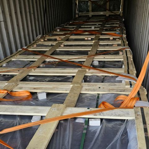 Поставки из разных стран в настоящее время становятся сложнее. Для поставок санкционных товаров необходим комплексный подход. Подготовка на каждом этапе очень важна. Составление договорв. проведение оплат через посрежника или напрямую. Организация грузоперевозки, оптимизация маршрута.