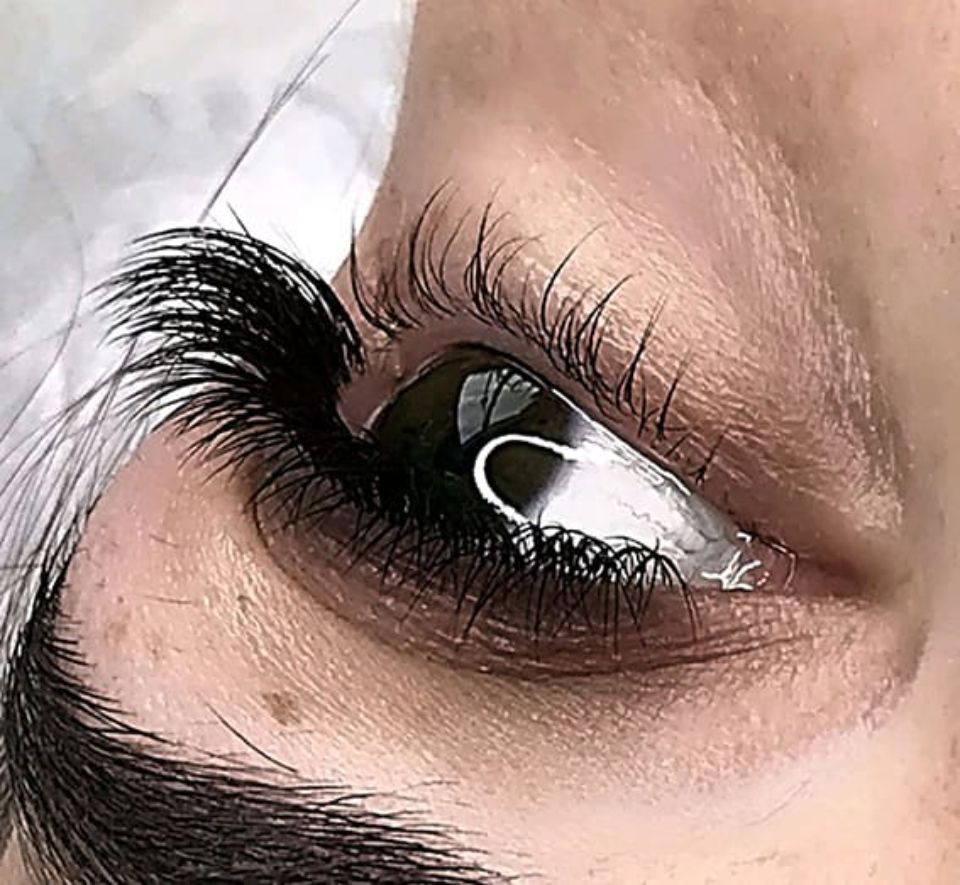 Наращивание ресниц лисий эффект