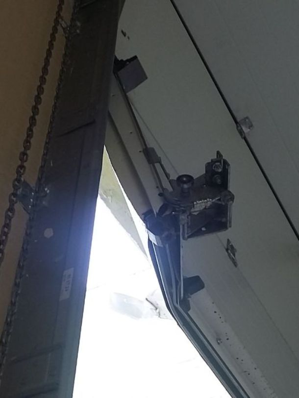 Секционные ворота