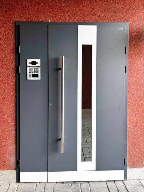 portfolio_parad_vhod_doors_domofon