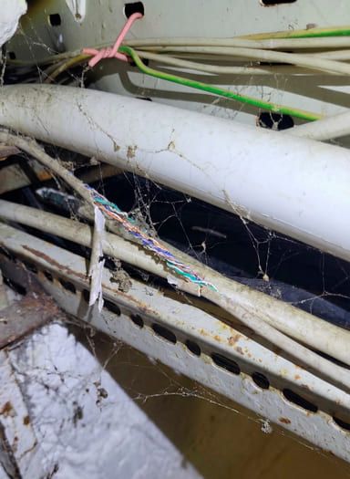 malfunctioning_security_camera_003