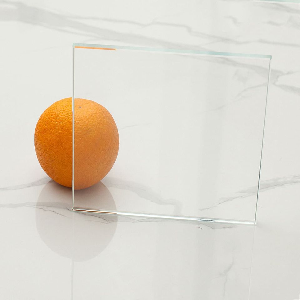 Осветленное стекло для стеклянных перегородок