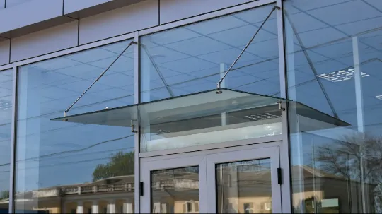 стеклянный козырек на вантах