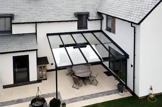 Навес с электрообогреваемым стеклом