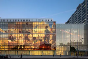 Печать керамическими красками на фасадном стекле