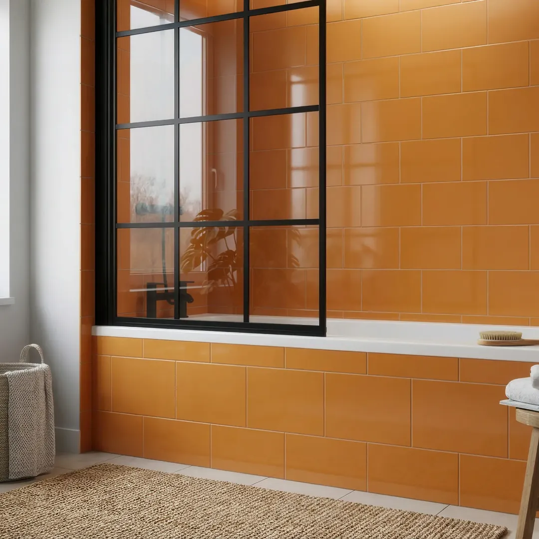 Неподвижная душевая шторка в стиле лофт на ванну из закаленного прозрачного стекла с керамической печатью