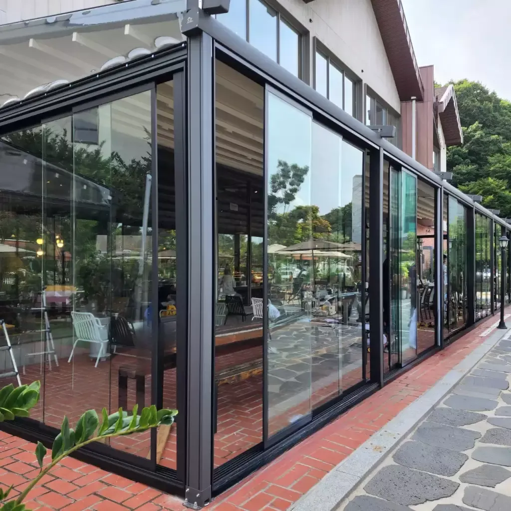 Раздвижное  остекление Albert Genau