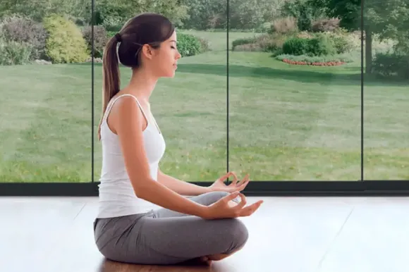 Раздвижное безрамное остекление беседок