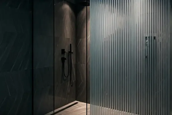 Стеклянные душевые