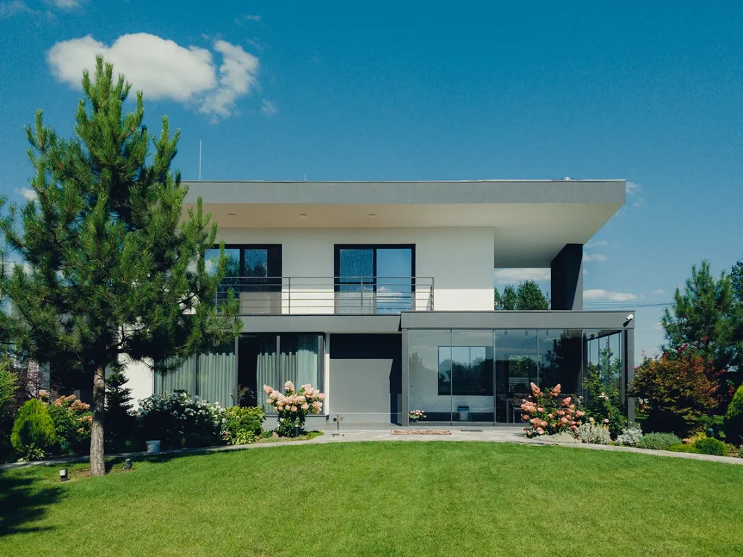 Раздвижное безрамное остекление террасы