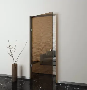 Межкомнатная стеклянная прозрачная дверь