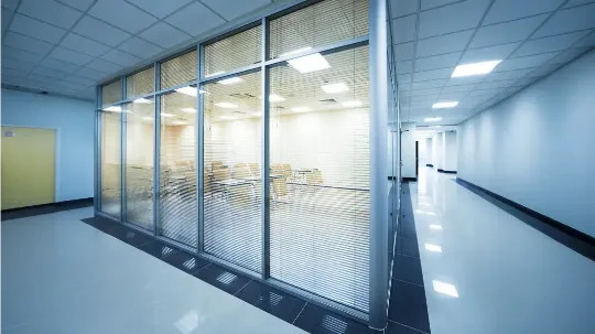 Стеклопакеты со встроенными жалюзи