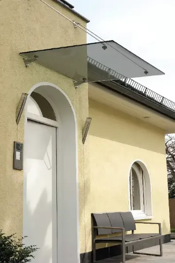 плоский стеклянный козырек с электроподогревом