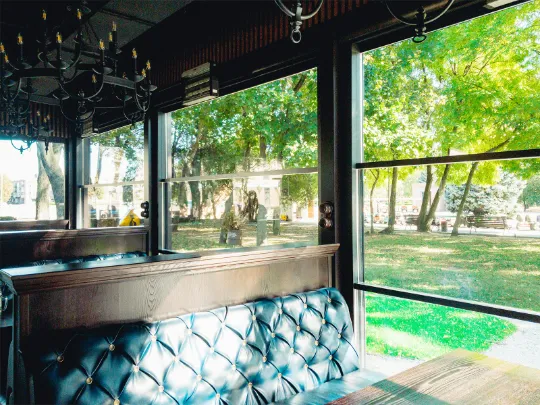 Бесшумные безрамные раздвижные перегородки