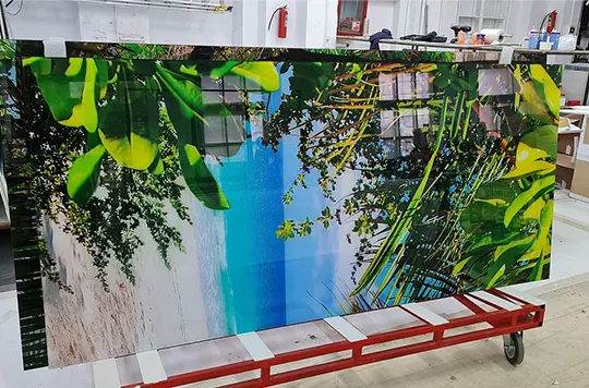 Стекло с печатью для стеклянных ограждений