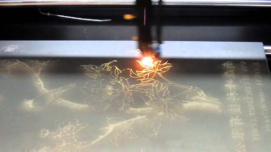 Молированоое стекло для стеклянных ограждений