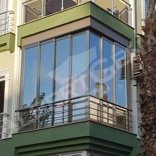 Безрамное остекление балкона Albert genau в Минске