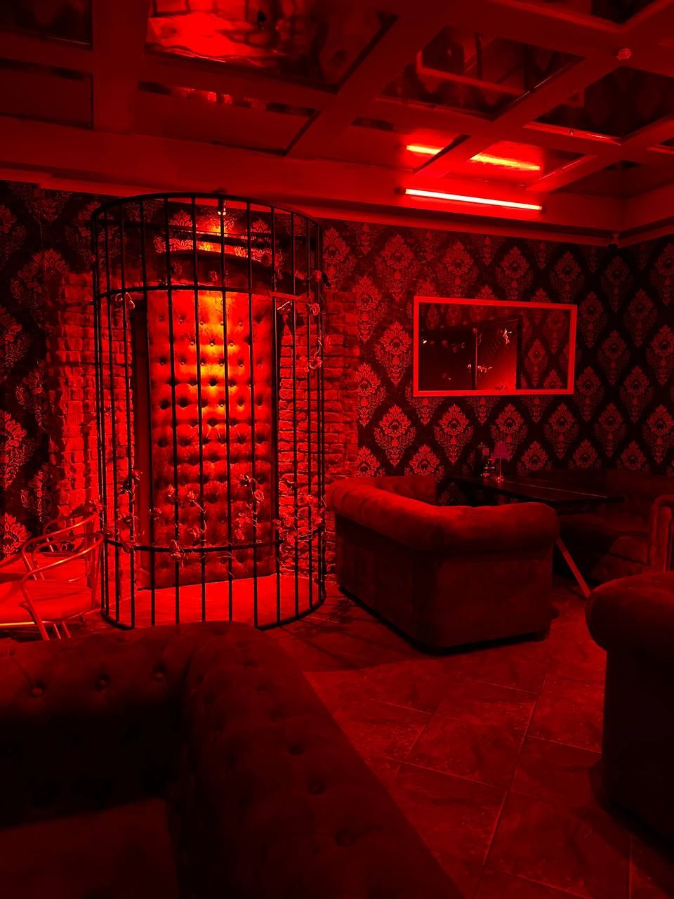 Ресто-бар, Джентельмен-клуб "Вельвет"