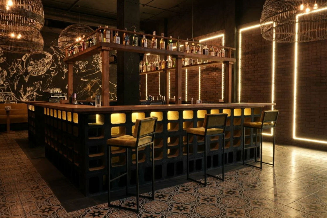 В продаже коктейльный бар "Горчица" в ЖК "Минск Мир". Площадь 102,2 м2. Купить готовый бизнес, бар. Смотреть в каталоге Buyer.by