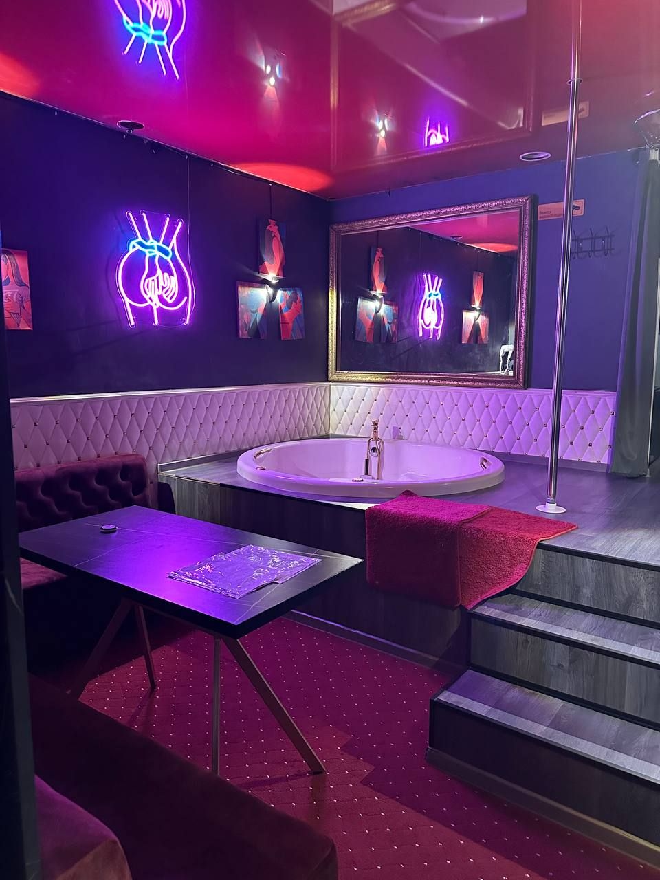 Ресто-бар, Джентельмен-клуб "Вельвет"