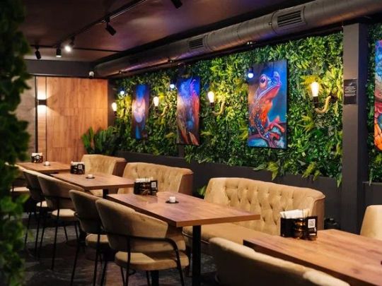 Купить готовый бизнес, кафе, бар в центре Минска, возле метро, ул. Карла Маркса. Продается рестобар Amazonka / Амазонка - подробнее в каталоге buyer.by