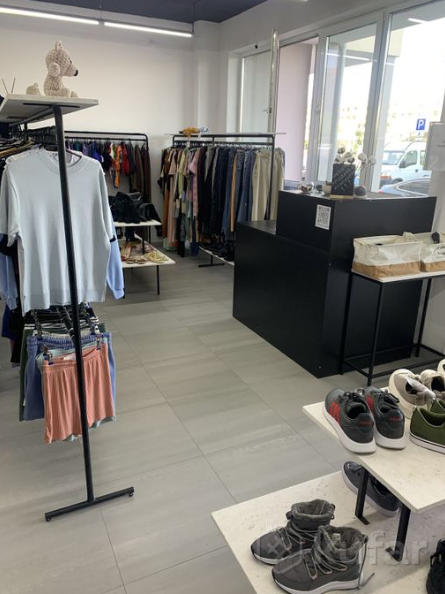 Продается магазин стоковой одежды "Moon Stock" в ЖК "Минск Мир". Купить готовый бизнес в Минске. Смотреть в каталоге Buyer.by