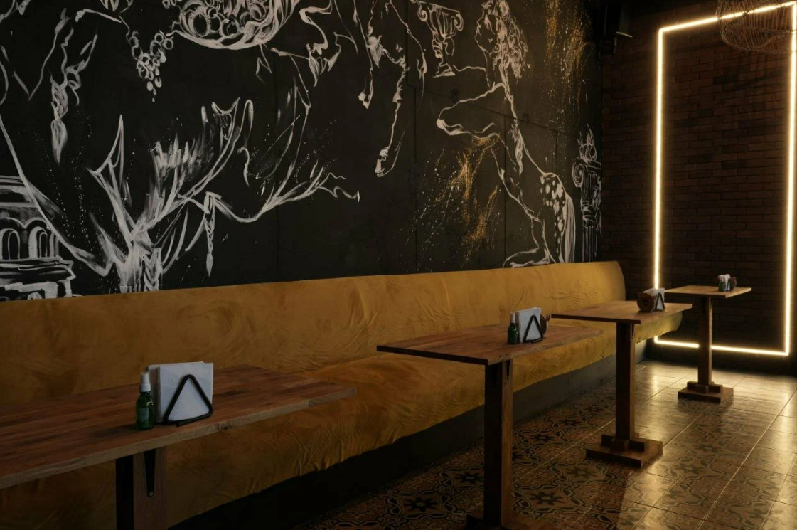 В продаже коктейльный бар "Горчица" в ЖК "Минск Мир". Площадь 102,2 м2. Купить готовый бизнес, бар. Смотреть в каталоге Buyer.by