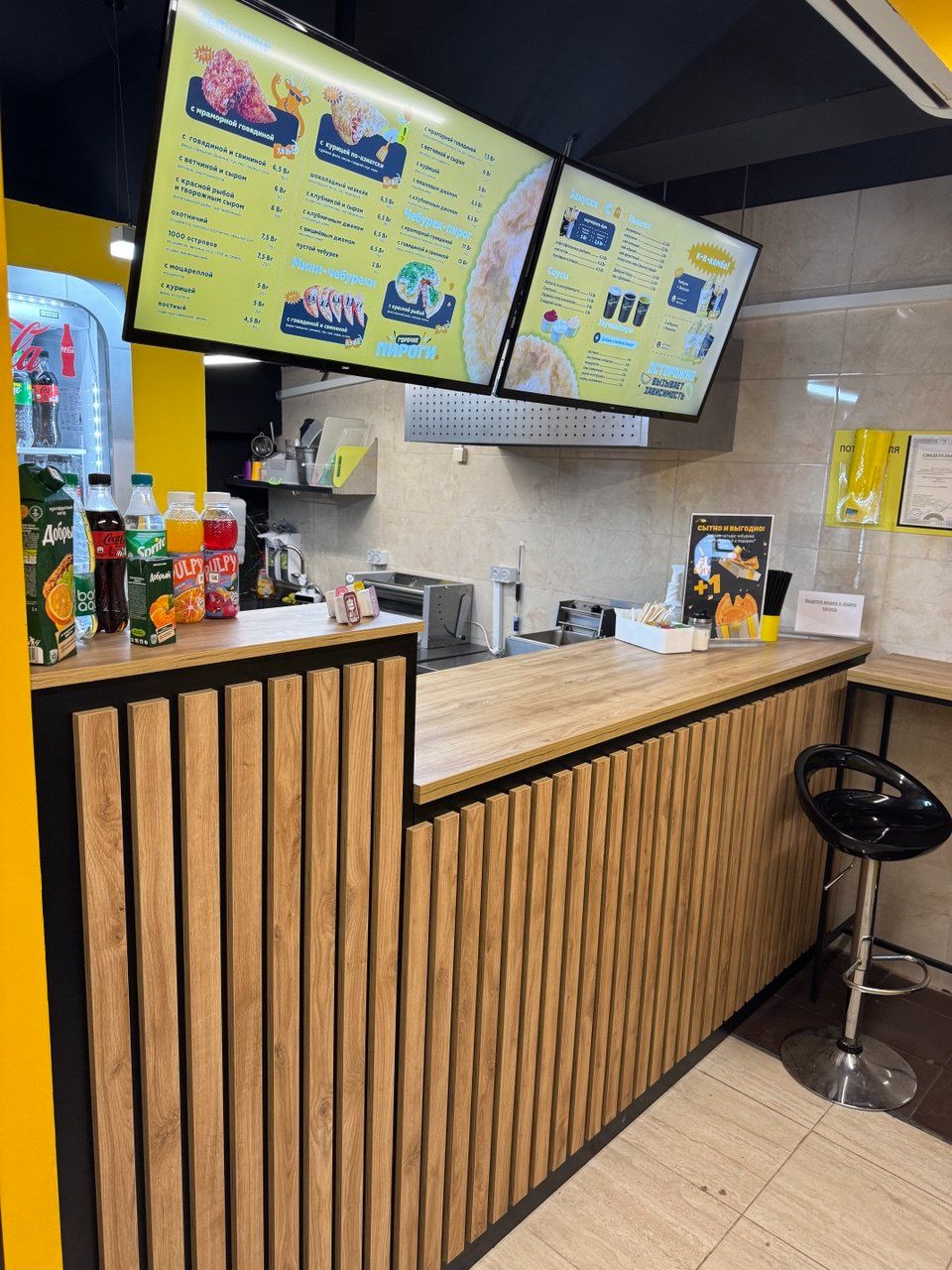 Продается закусочная "ЧебурекМИ" в пешеходном переходе ст.метро в Минске. Площадь 23,1 м2 - подробнее в каталоге Buyer.by