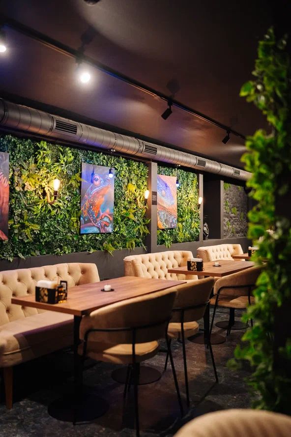 Купить готовый бизнес, кафе, бар в центре Минска, возле метро, ул. Карла Маркса. Продается рестобар Amazonka / Амазонка - подробнее в каталоге buyer.by