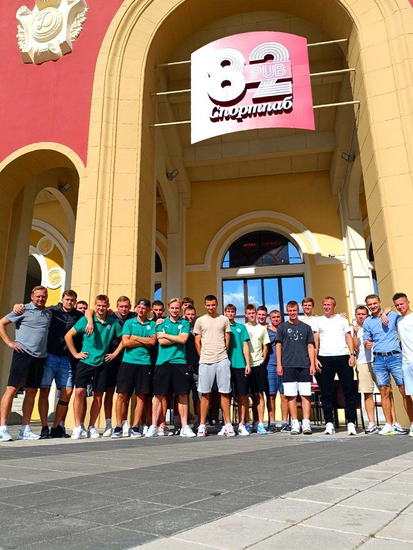 Все игроки футбольного клубу Островец