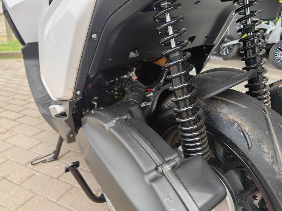 racermotors.by - Максискутер SPRMOTORS TRAVEL MAX 180 EFI