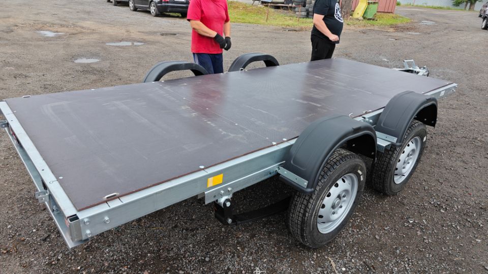 Автос.бел - ПЛАТФОРМА AVTOS А40Р2В, РЕССОРЫ ГАЗЕЛЬ 2-УХ ЛИСТОВЫЕ, КОЛЕСА R16, БЕЗ ТЕНТА, БЕЗ БОРТОВ