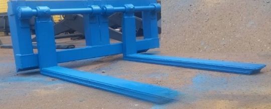 Agrostal.by-Вилы паллетные (грузовые) раздвижные на фронтальный погрузчик JCB (ДЖИ СИ БИ)