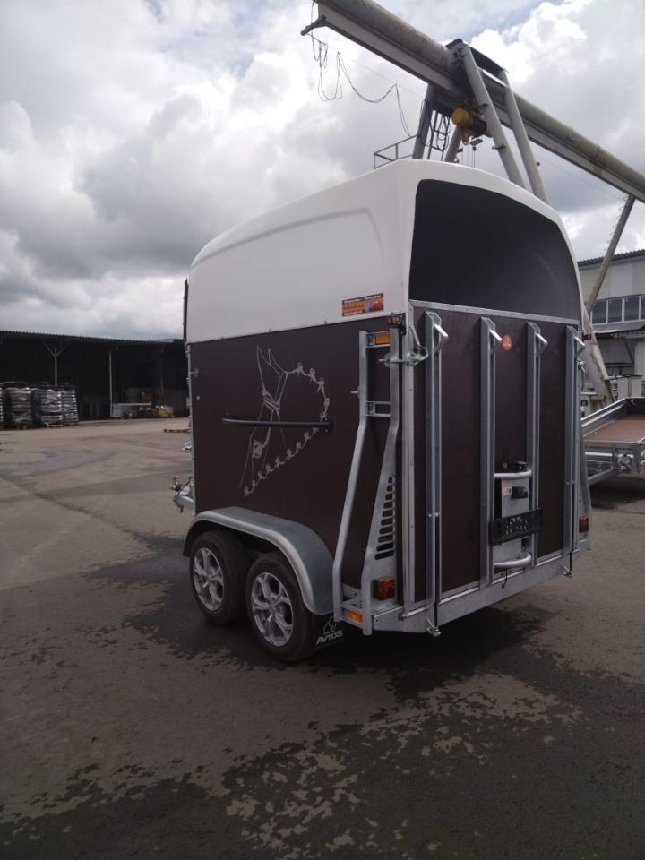 Автос.бел - Автомобильный прицеп коневоз Avtos HT31R2C