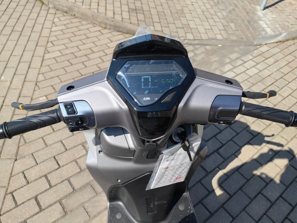 racermotors.by - Скутер SYM Symphony ST 200