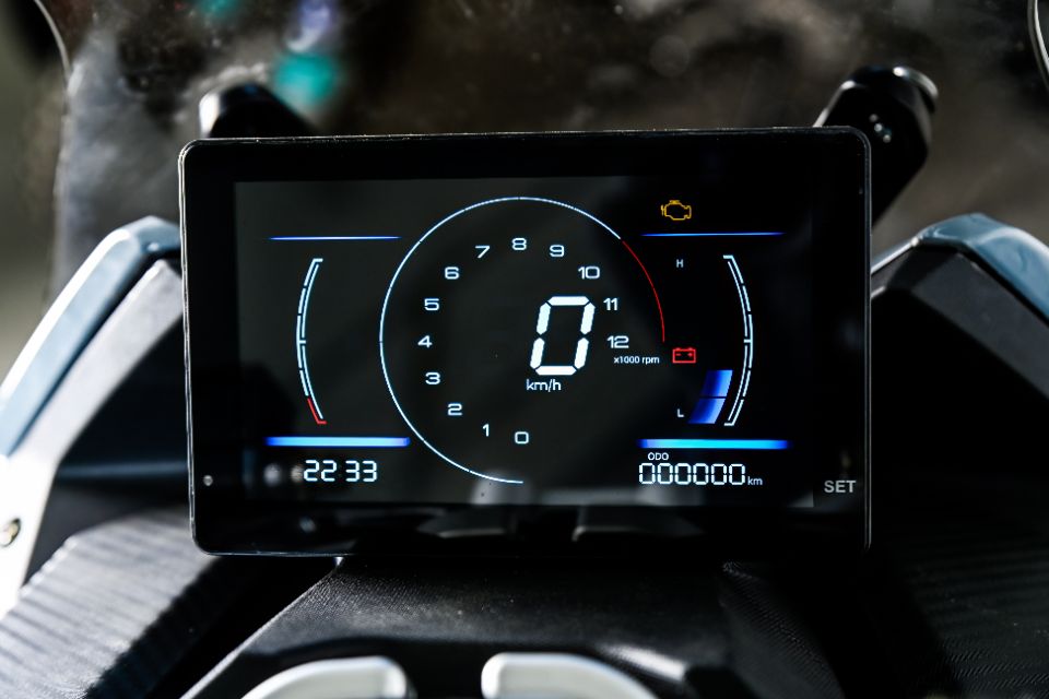 racermotors.by - Максискутер SPRMOTORS TRAVEL MAX 180 EFI