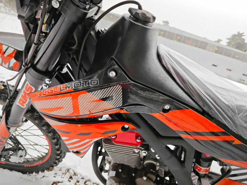 racermotors.by - Мотоцикл Regulmoto ZR PR 300 4 valves