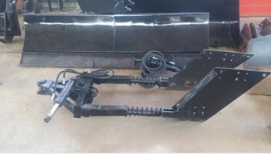 Agrostal.by-Коммунальный гидроповоротный отвал на МТЗ-1822/2022 (2,8 м)