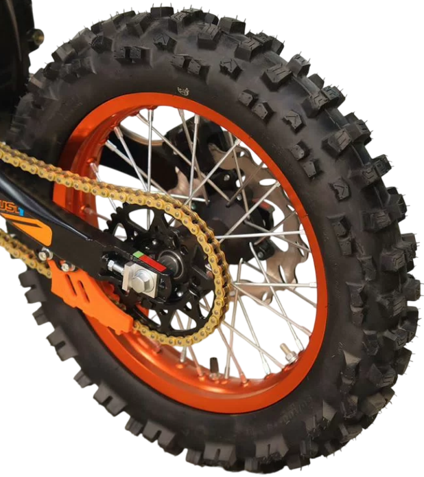 racermotors.by - Колеса и тормоза для надежности, дополнительные элементы безопасности и почему выбирают KAYO Evolution K125EM KRZ