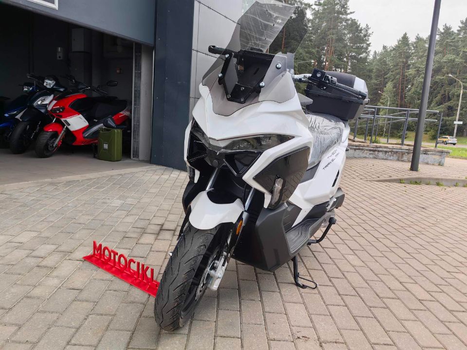 racermotors.by - Максискутер SPRMOTORS TRAVEL MAX 180 EFI