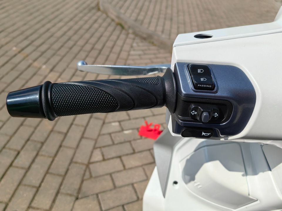 racermotors.by - Скутер SYM Symphony ST 200