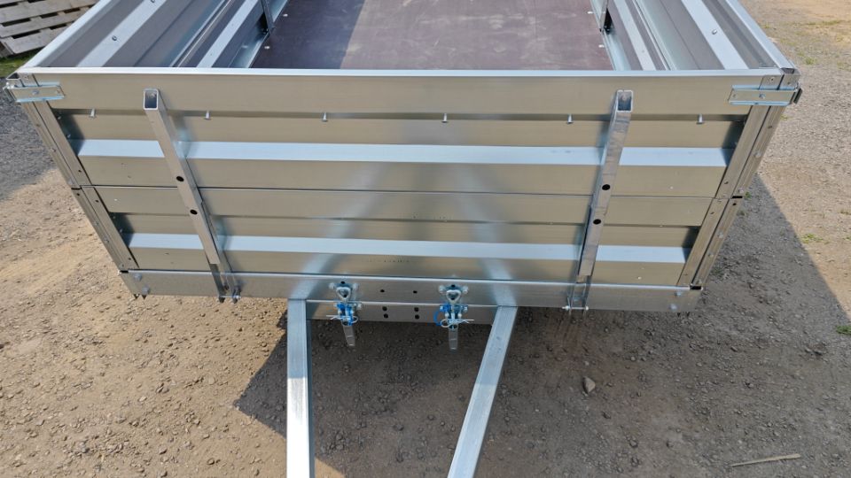 Автос.бел - Автомобильный прицеп AVTOS A28P1B, РЕССОРЫ 3302 ГАЗ-2 ЛИСТОВЫЕ, КОЛЕСА R16 БЕЗ ТЕНТА С НАДСТАВНЫМИ БОРТАМИ,
БОРТ 600 ММ