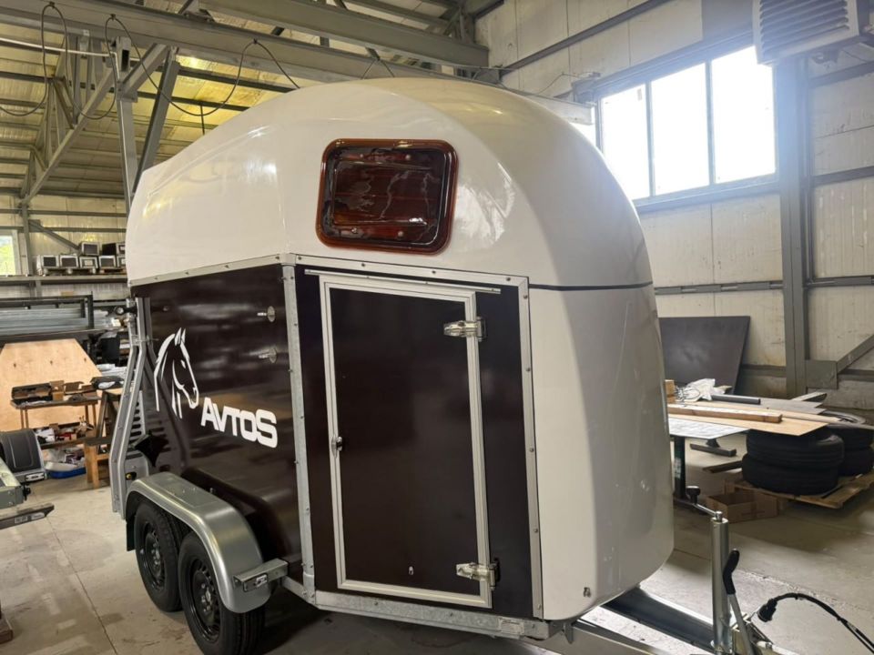 Прицеп коневоз Avtos HT31R2C