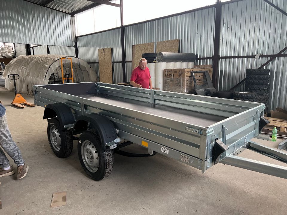 Автос.бел - АВТОМОБИЛЬНЫЙ ПРИЦЕП AVTOS А40Р2В, РЕССОРЫ ГАЗЕЛЬ 2-УХ ЛИСТОВЫЕ, КОЛЕСА R16, БЕЗ ТЕНТА