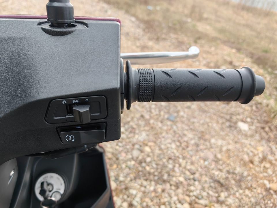 racermotors.by - Скутер SPRMOTORS SPORT FS+ (T6-50C)