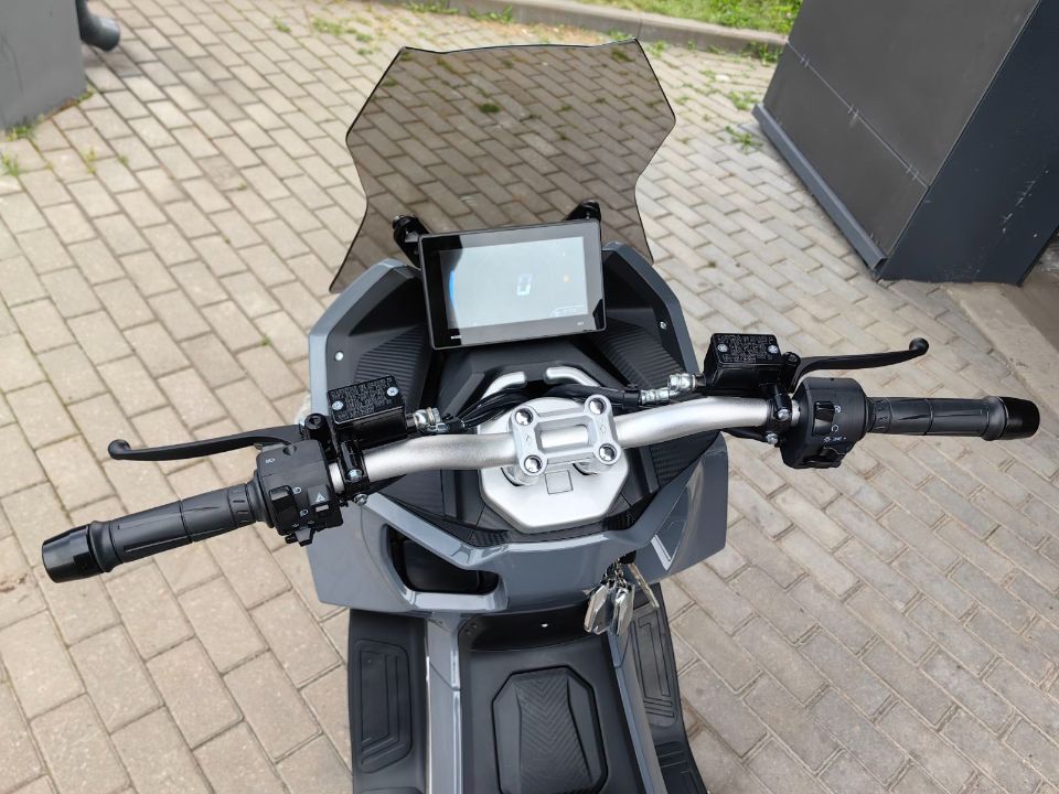 racermotors.by - Максискутер SPRMOTORS TRAVEL MAX 180 EFI