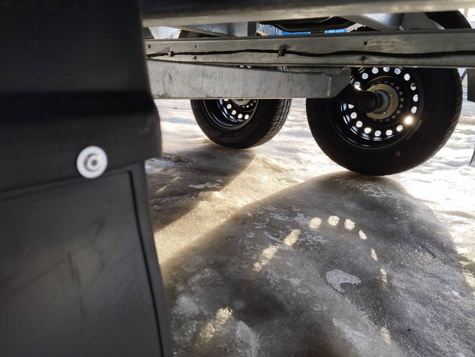 прицеп.бел - ЛЕГКОВОЙ ДВУХОСНЫЙ ПРИЦЕП ТРЕЙЛЕР 2,5Х1,7М (КОЛЕСА ПОД РАМОЙ)