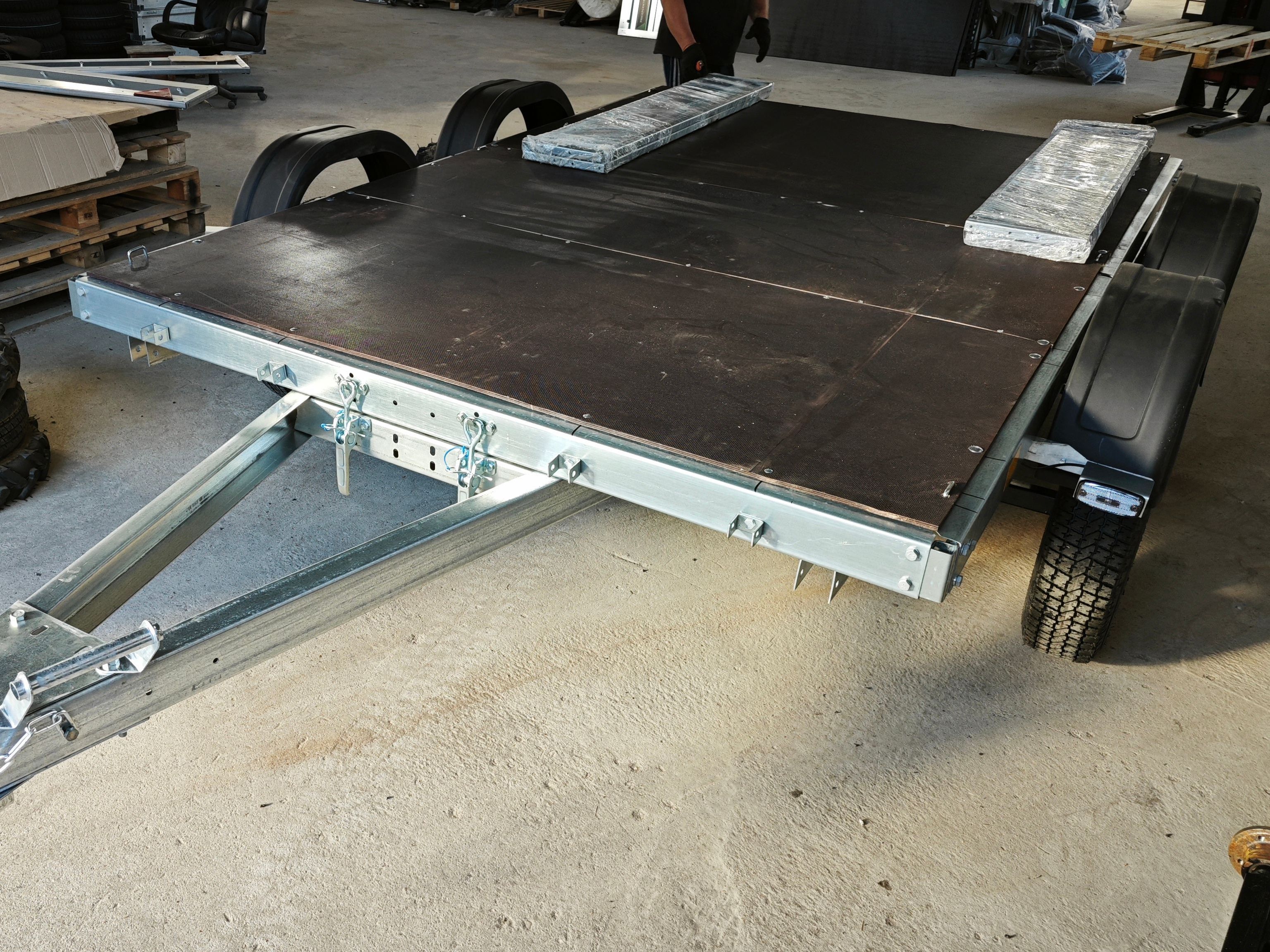 Автос.бел - Автомобильный прицеп платформа Avtos A30U2B (2осн) 3000*2000мм