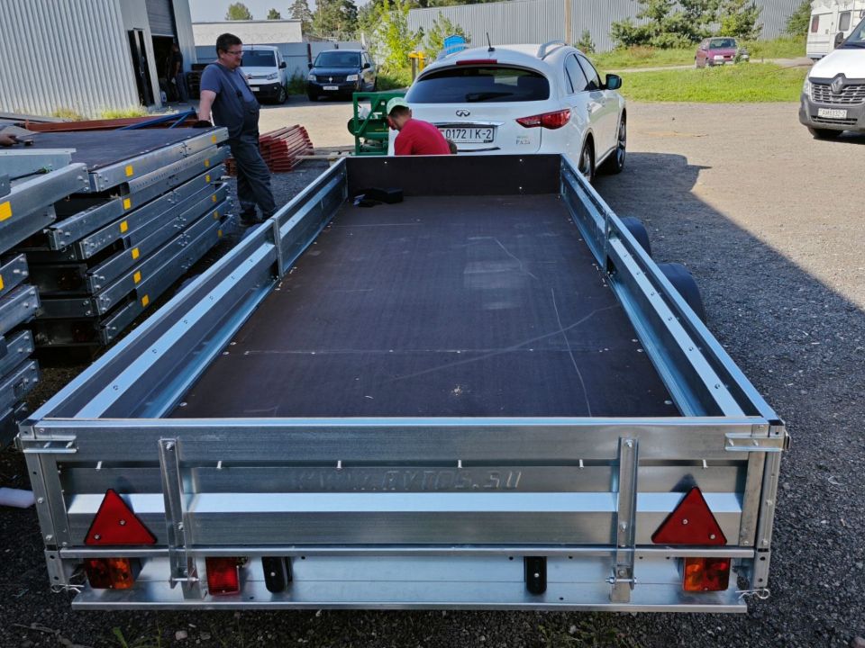 Автос.бел - АВТОМОБИЛЬНЫЙ ПРИЦЕП AVTOS А40Р2В, РЕССОРЫ ГАЗЕЛЬ 2-УХ ЛИСТОВЫЕ, КОЛЕСА R16, БЕЗ ТЕНТА