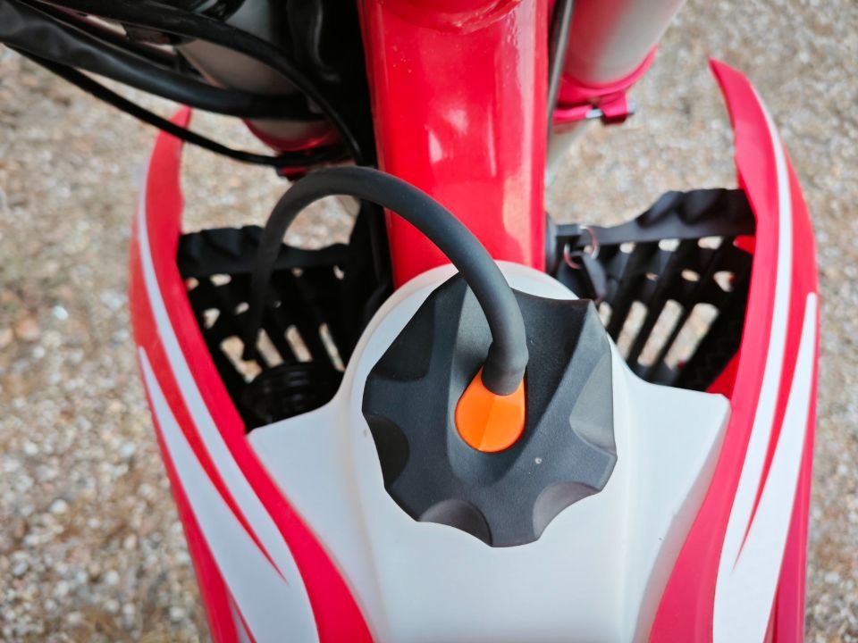 REGULMOTO HOLESHOT RED EDITION (4 VALVES)